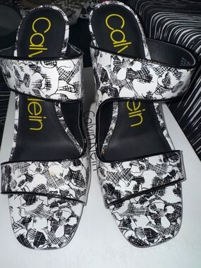 Calvin Klein Black & White Patterned Double-Strap Slide Heels size 8.5M New